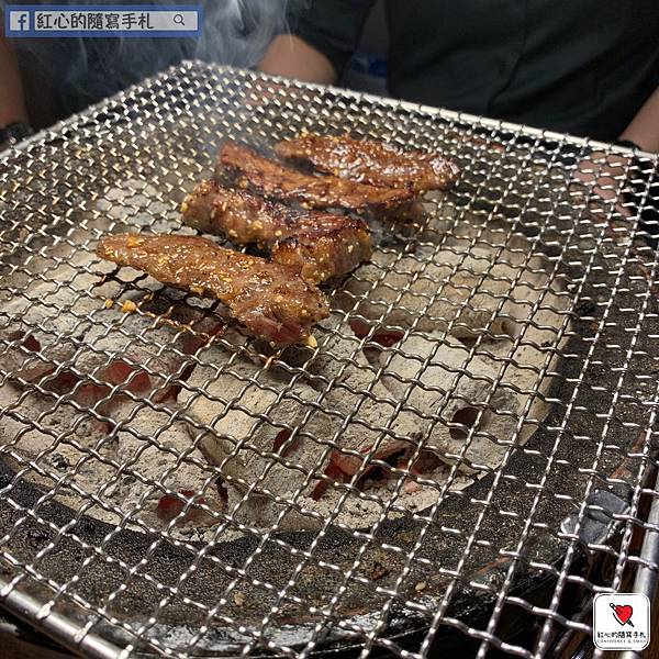 上吉燒肉｜日式燒肉｜外橫隔膜正在烤.jpg