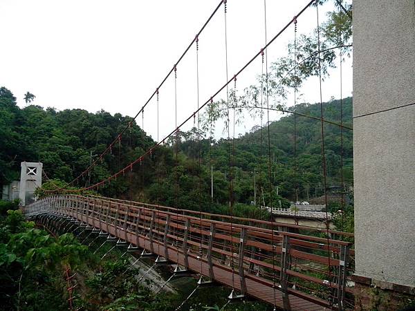 東山吊橋（南投）