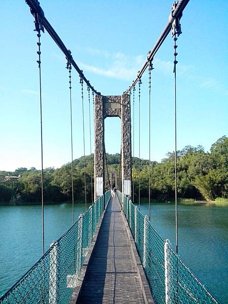 寶湖吊橋