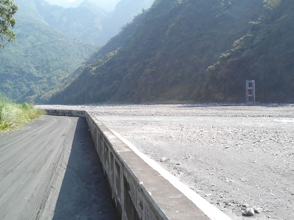 萬山吊橋 遺跡（萬山里）