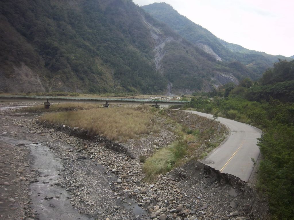 損壞的農富坪道路