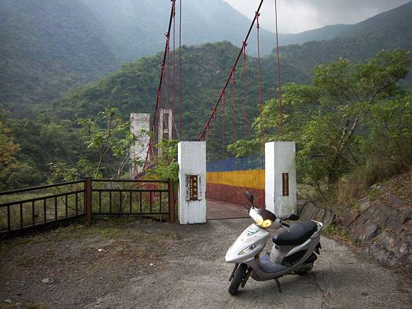 東龍吊橋