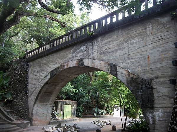 八卦山銀橋