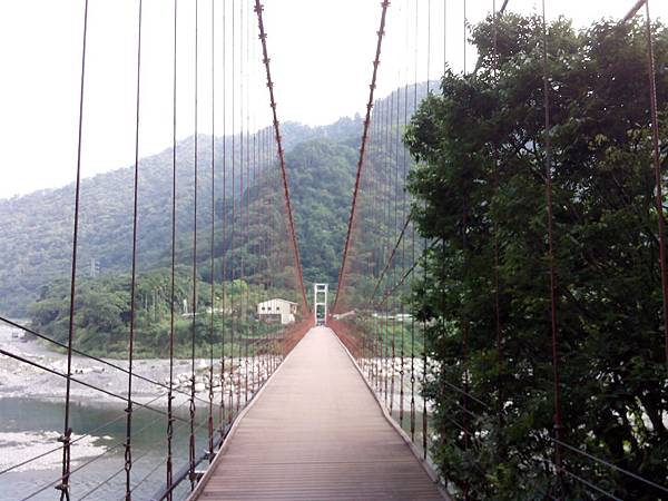 天輪白冷吊橋（和平）