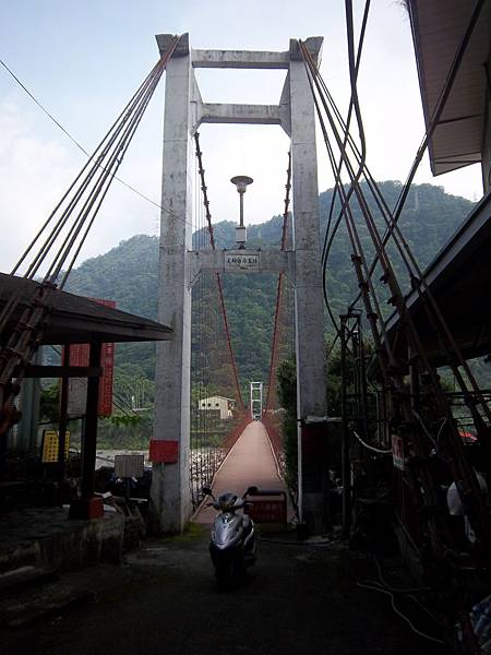 天輪白冷吊橋（和平）