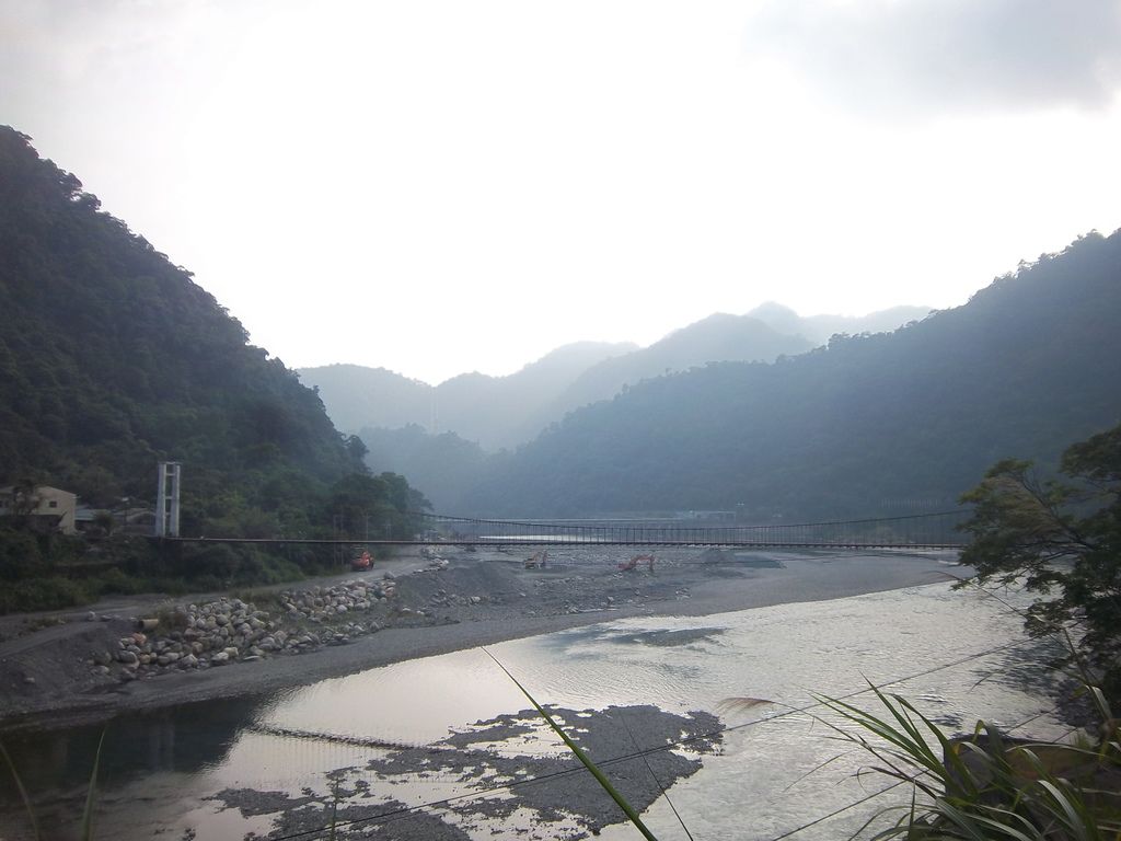 天輪白冷吊橋（和平）