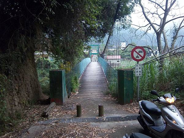 法雲寺彼岸橋（大湖）