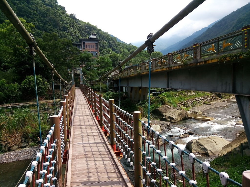 錦梅大橋、錦梅吊橋