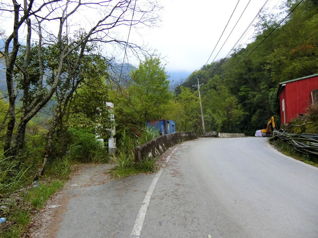 力行產業道路、吊橋