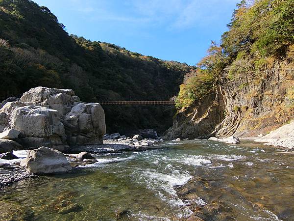 軍艦岩吊橋（尖石）