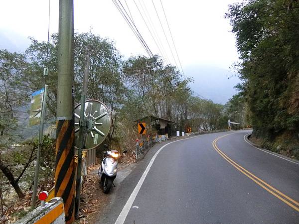 農富坪吊橋路口