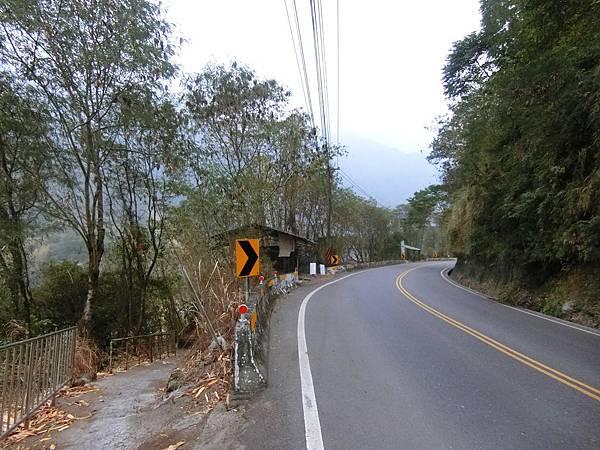 農富坪吊橋路口