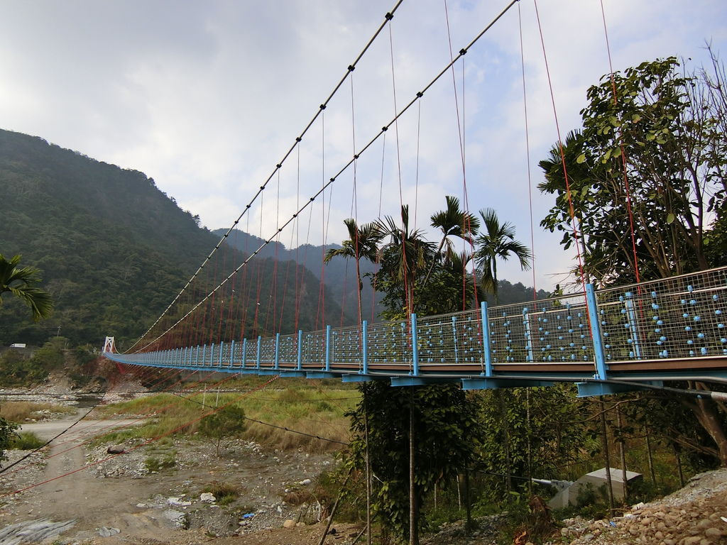 白鹿吊橋（和平）