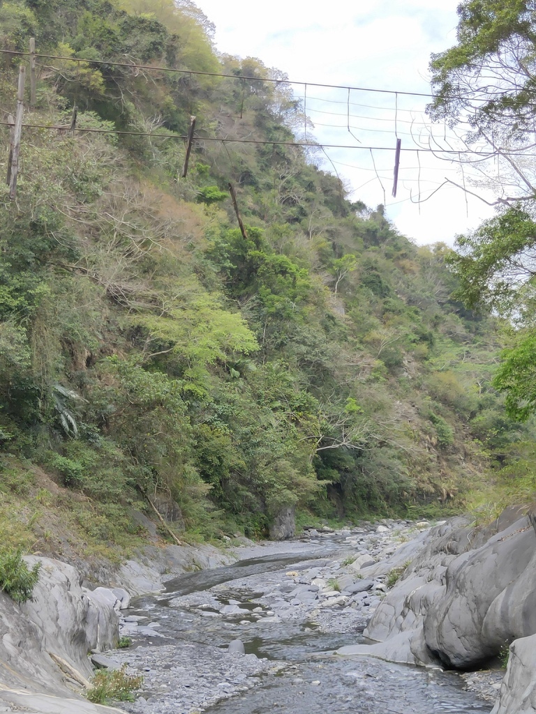 栗梄壩下游廢棄吊橋