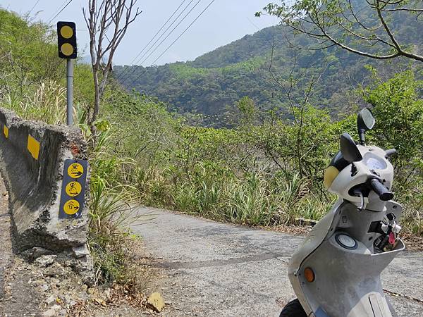 黑黑谷岔路