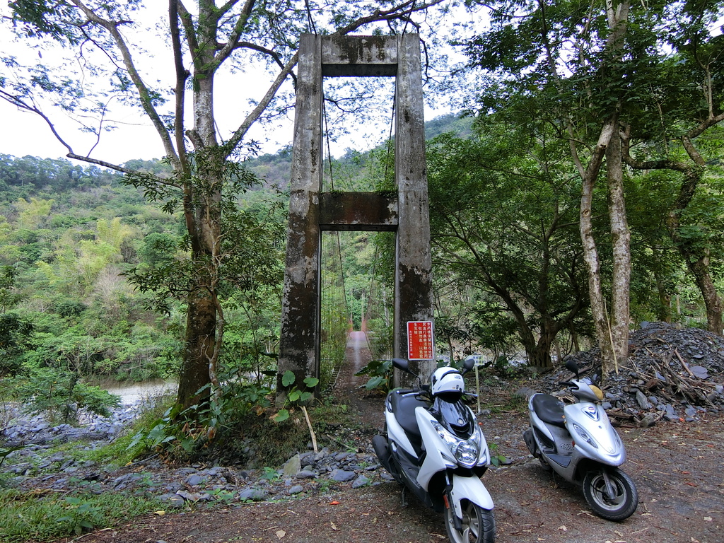 霧瓦娜吊橋（茂林里）