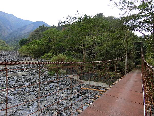 霧瓦娜吊橋（茂林里）