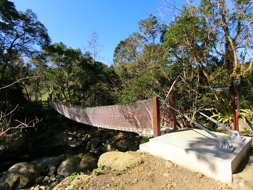 高遶溪古圳步道吊橋（復興）