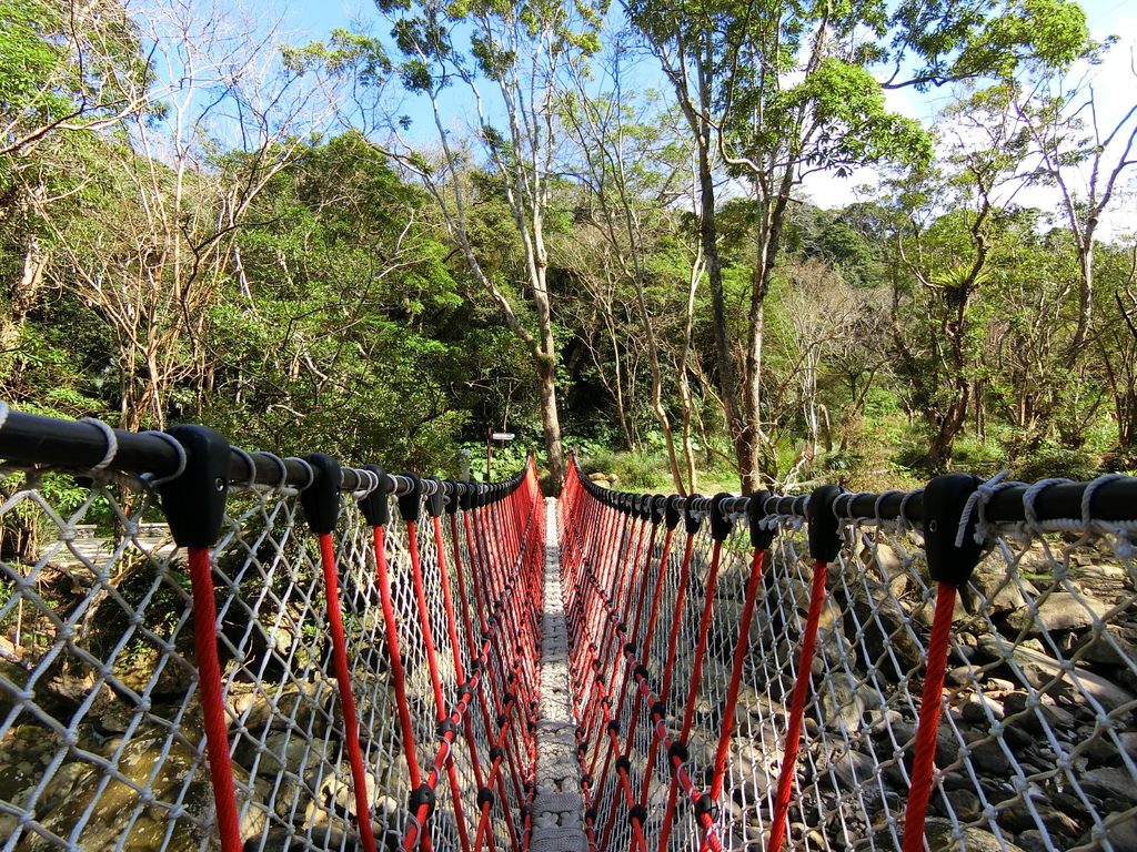 高遶溪古圳步道吊橋（復興）