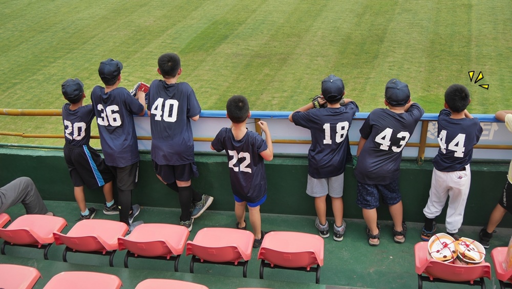 [中職31年] 假面騎士主題日之外野看台幫球隊慶生(14y2