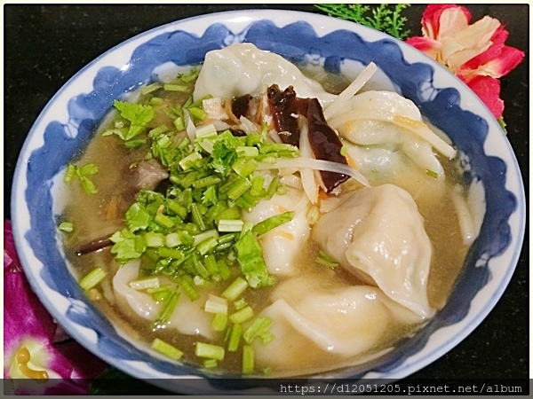 珍寶冷凍手工水餃招牌高麗菜水餃韭菜水餃鮮味蔥肉蝦仁鮮肉餛飩45.JPG