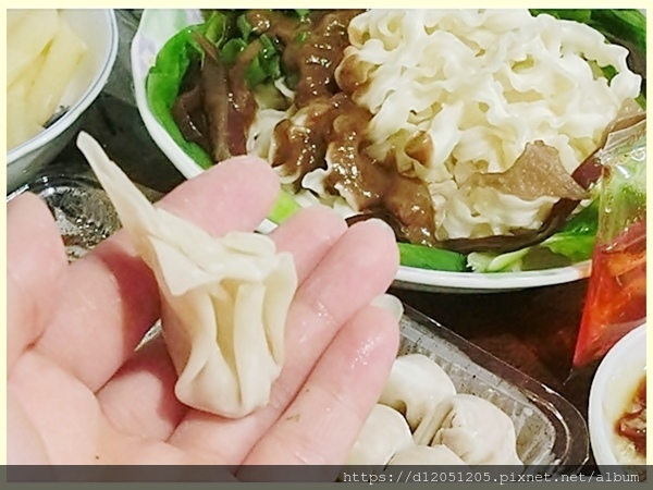 珍寶冷凍手工水餃招牌高麗菜水餃韭菜水餃鮮味蔥肉蝦仁鮮肉餛飩72.jpg