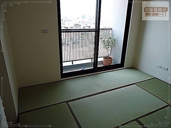 窗兩塊-明章榻榻米.JPG
