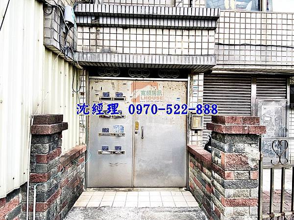 新竹市北區東大路四段204巷19號5樓新竹法拍屋代標沈先生0970522888新竹市北區法拍屋南華國中三房公寓3.jpg