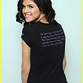 selena-gomez-unicef-tee-02.jpg