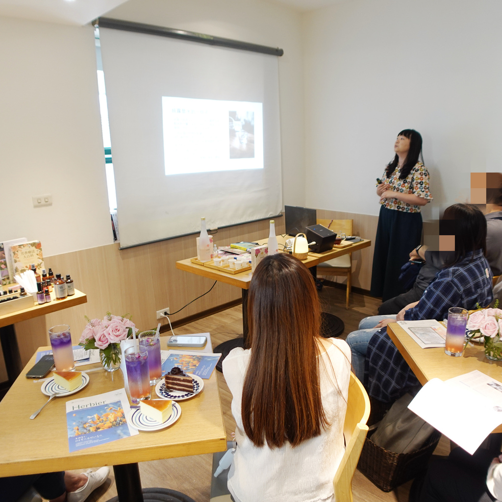 〈养颜〉大推！【曼宁花草茶】玫瑰纯露｜参与讲座实际体验纯露的