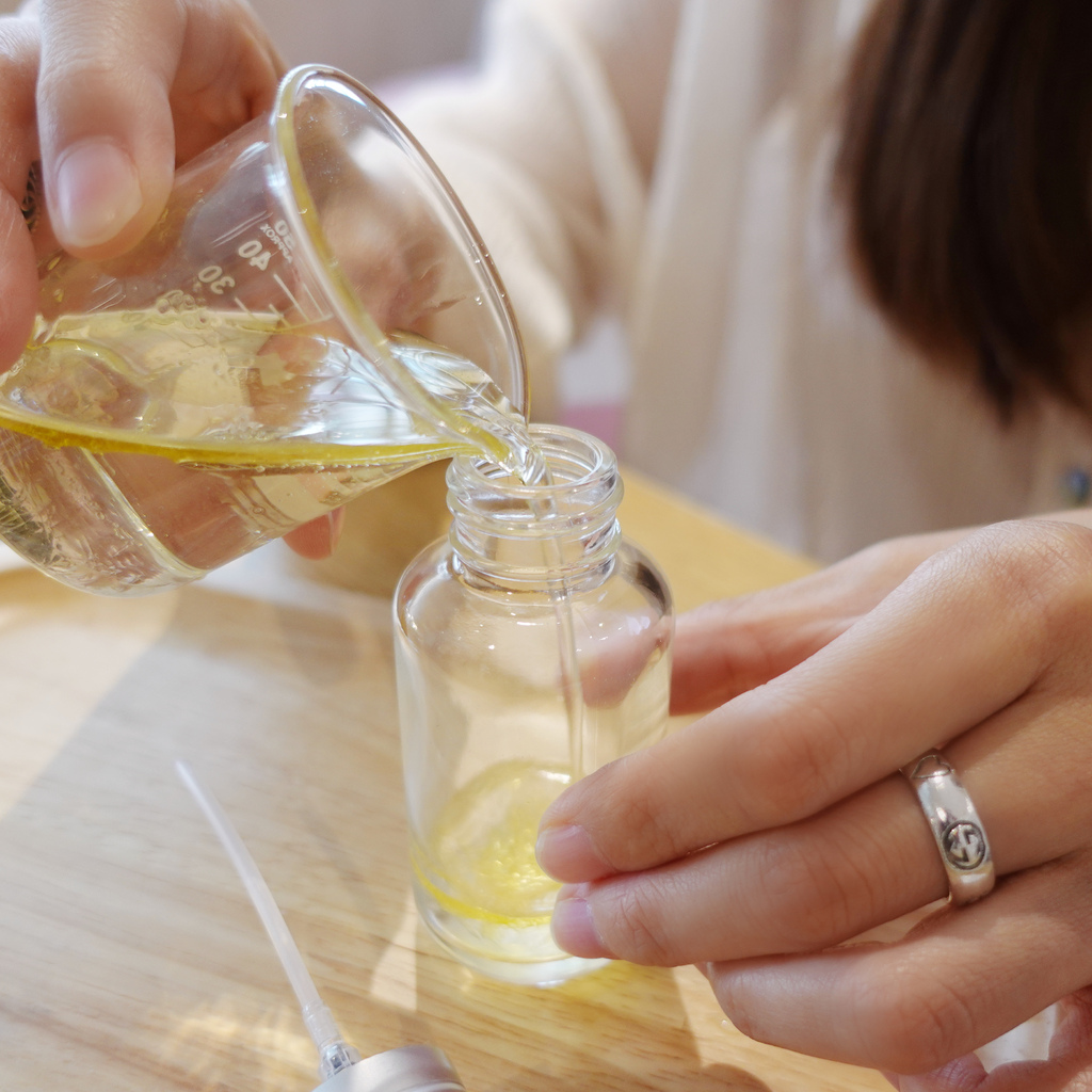 〈養顏〉大推！【曼寧花草茶】玫瑰純露｜參與講座實際體驗純露的