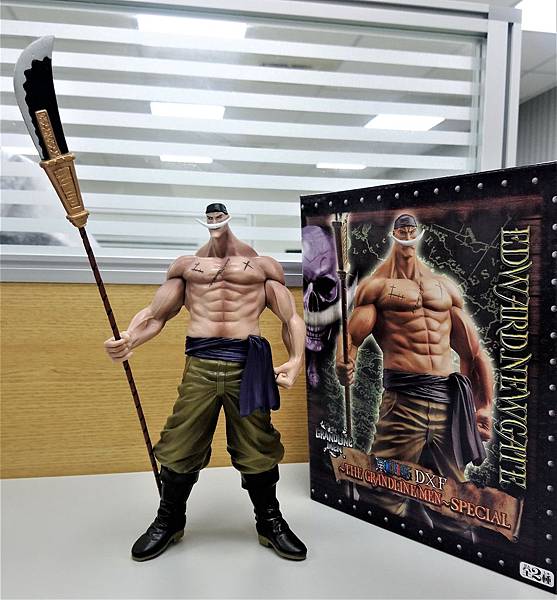 景品 DXF The Grandline Men Special 白鬍子 ＆ 墓碑