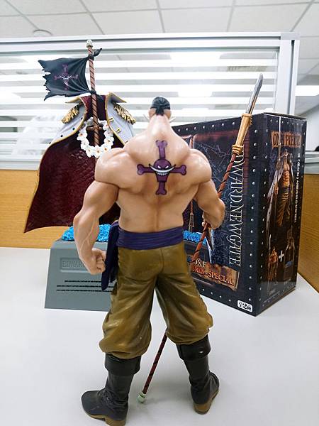 景品 DXF The Grandline Men Special 白鬍子 ＆ 墓碑