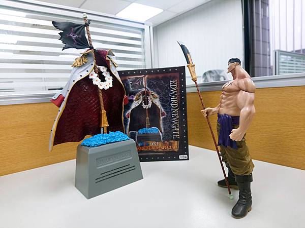 景品 DXF The Grandline Men Special 白鬍子 ＆ 墓碑