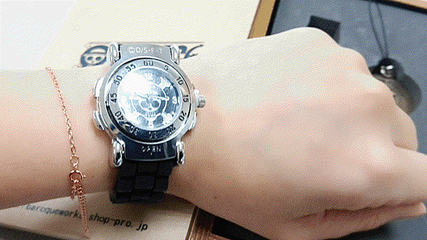 手錶尺寸 ：錶框直徑 4cm 、厚度1.5 cm 、錶帶長23.5 cm、表帶 ( 防水 ) 日常生活防水 ( 颜色 ) 銀灰黑