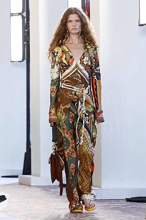 1538114703810183n766q2n.jpg 1538114703810183n766q2n.jpg