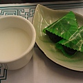 甜點與松子茶.jpg