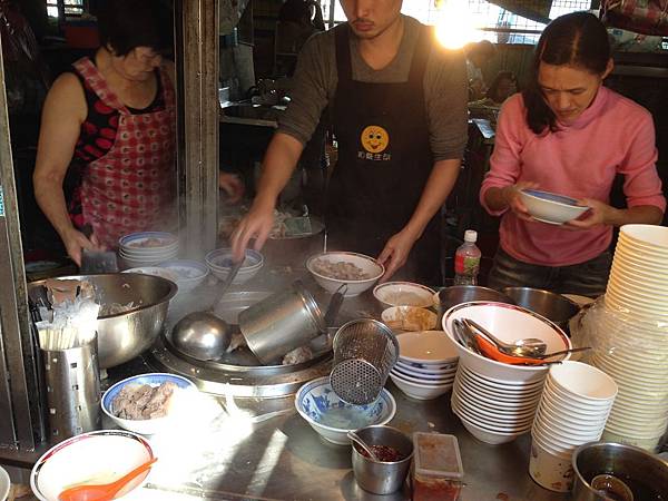 大稻埕慈聖宮美食 豬腳湯