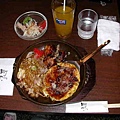 晚餐= 炒麵+ 大阪燒+ 章魚燒