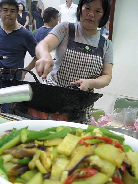 還幫我們加菜 椰香什錦蔬菜