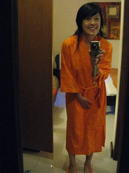 天啊！連浴袍也是橘色