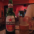 隨時隨地不忘Bintang啤酒，而且一定要大杯的才過癮