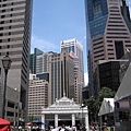 以及到處是上班族的raffles place