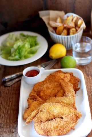 維也納炸雞排/Wiener Hühnerschnitzel mit Wedges potato