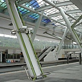 高捷-世運站