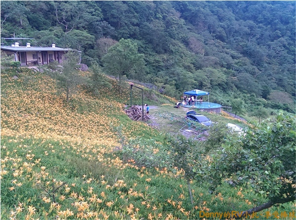 下層營地位在民宿下方 012