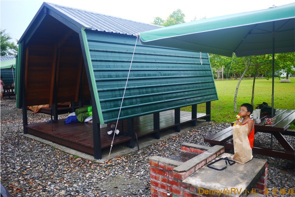 屋棚+客廳帳+鐵製桌椅 113