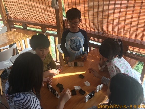 小朋友非常投入 IMG_8003