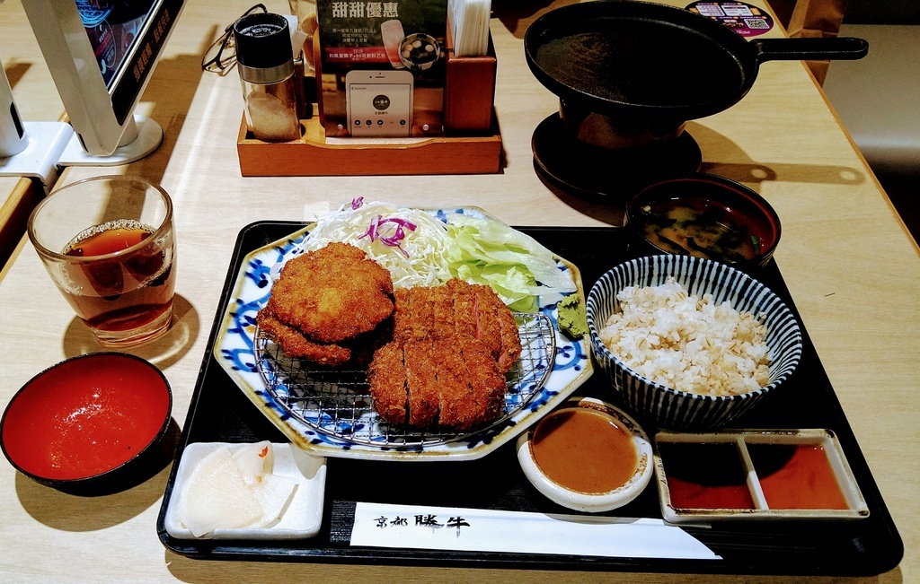 [食記] 京都勝牛(高雄漢神巨蛋店) 酥嫩炸牛排