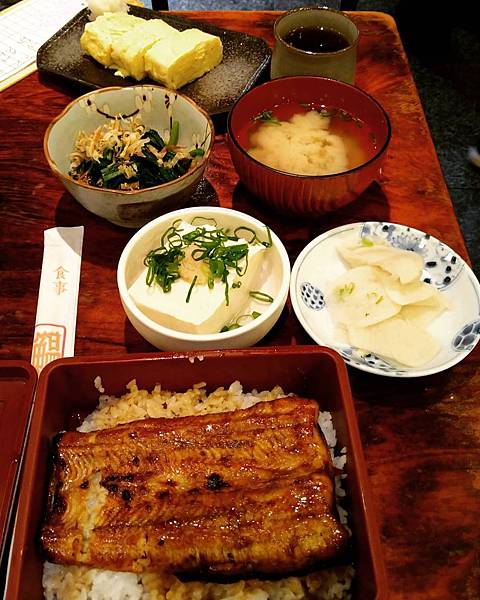 [食記] 台北中山 肥前屋 條通中的老字號鰻魚飯